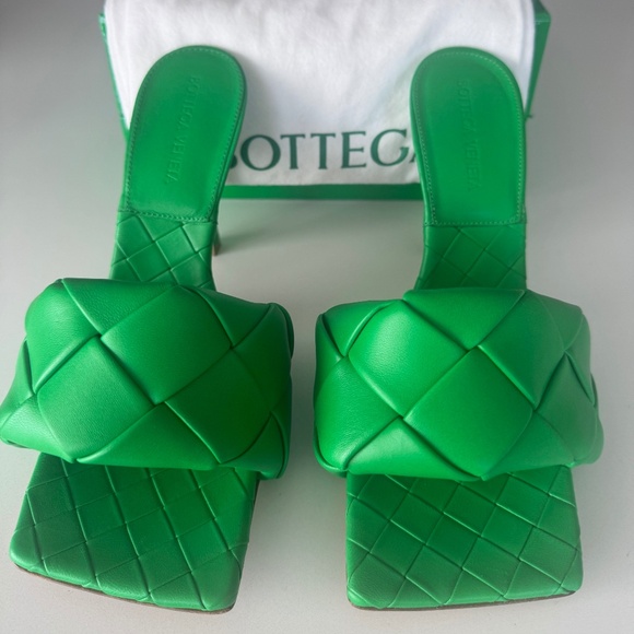Bottega Veneta Shoes - Bottega Veneta Woven Leather Lido Sandals Color Grass Women's Size 38 New